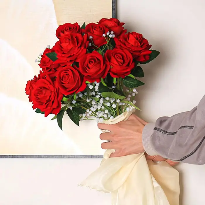 Roses artificielles en velours de soie avec longues tiges