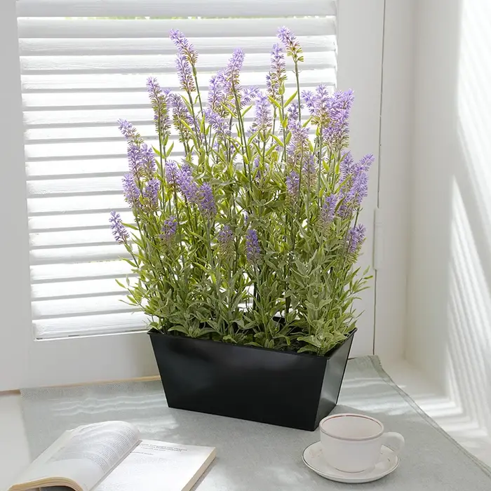 Plantes en pot de µartificielle
