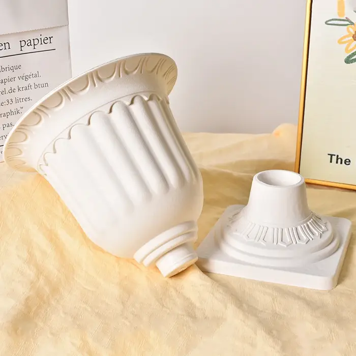 Vases en plastique simples pour plantes