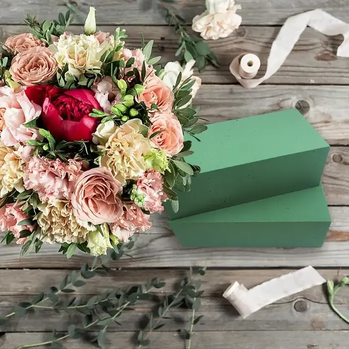 Mousse florale pour fleurs artificielles