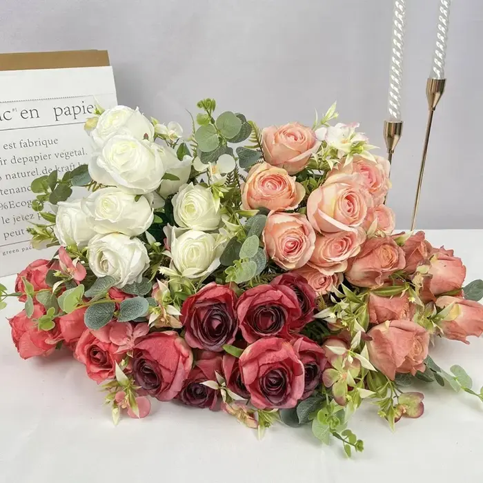 Fausses fleurs en soie