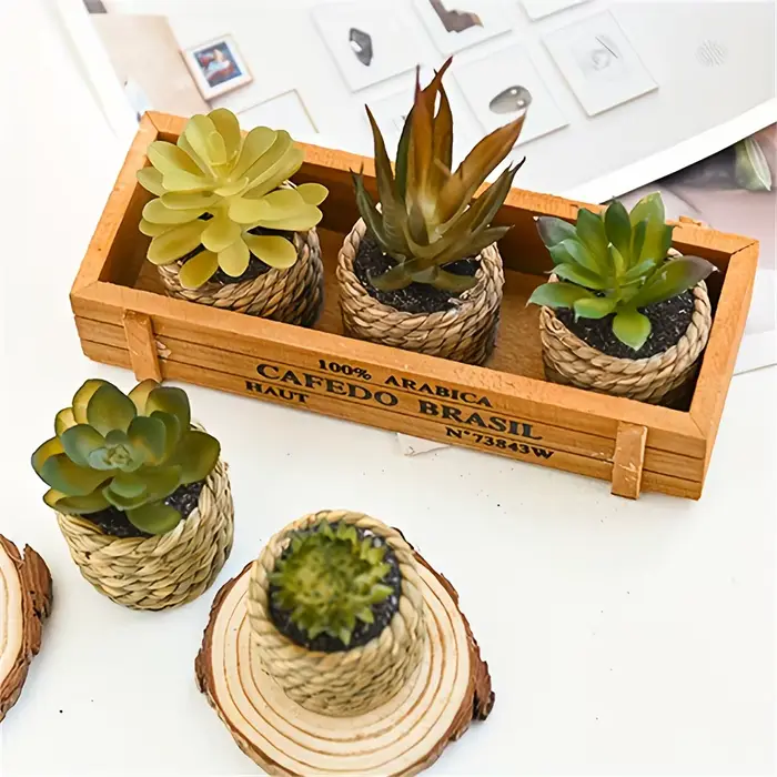 Ensemble de plantes artificielles en pot