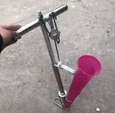 Outil de plantation de semis
