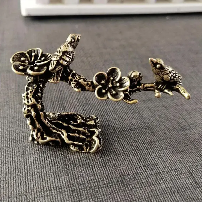 Arbre à prune en cuivre pur, oiseau pie heureux, ornements miniatures, Figurine de coucou en laiton 