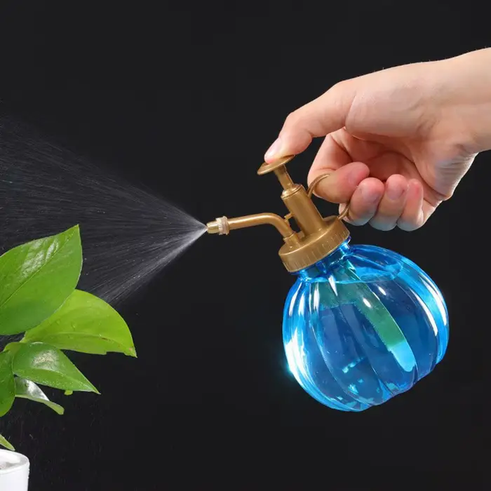 Pot d'arrosage pour plantes et fleurs