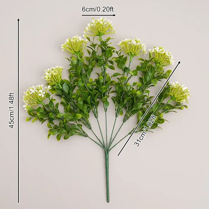 Plante verte artificielle avec feuilles d'eucalyptus
