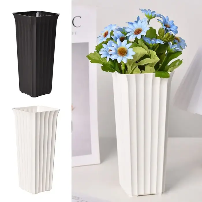 Vase à fleurs noir et blanc simple