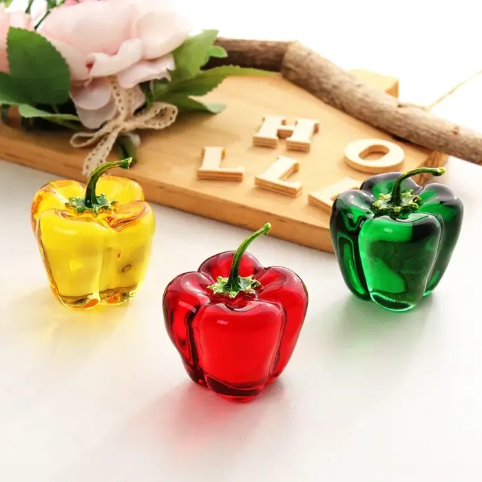 Ornements de poivre vert