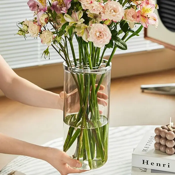 Bouteille d'arrangement de fleurs créative