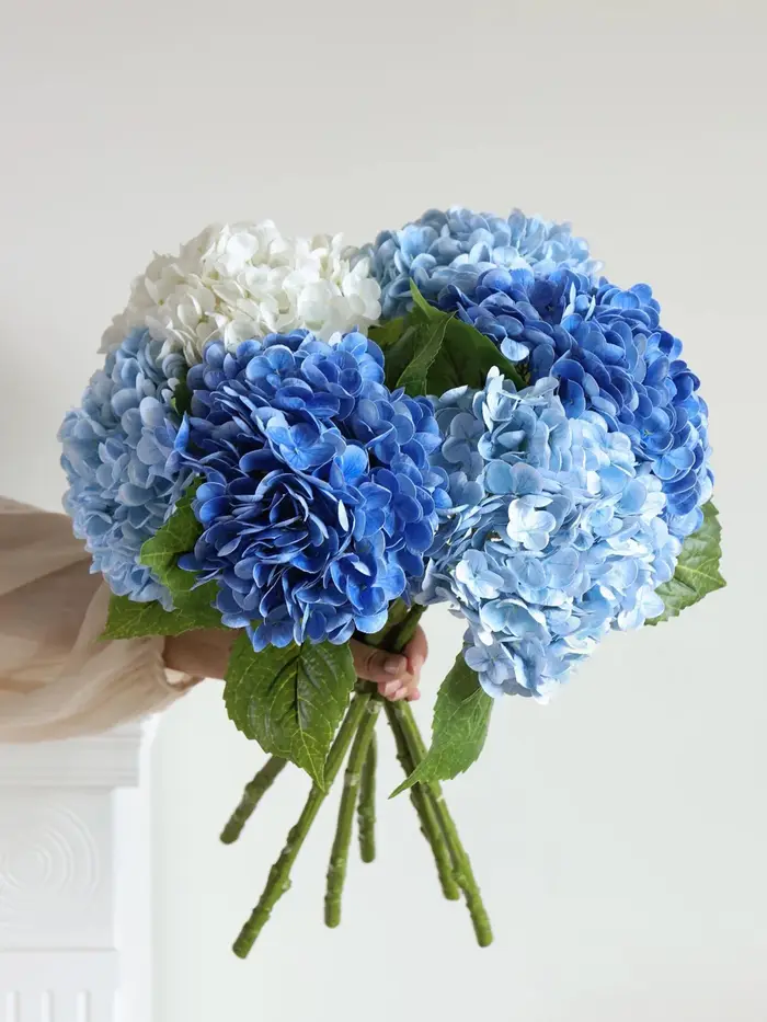 Fleurs d'hortensia artificielles bleues