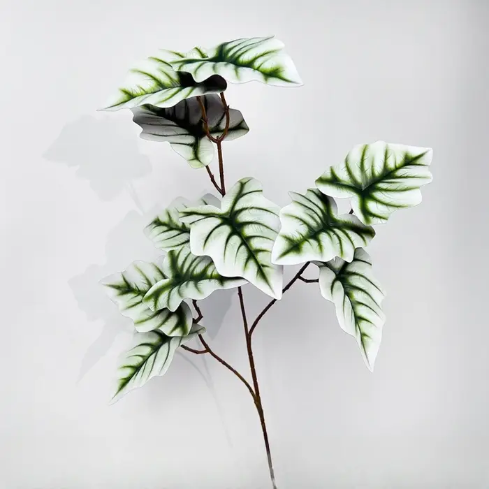 10 pièces de feuilles artificielles en plastique à 3 branches en forme de fer à cheval, plante verte