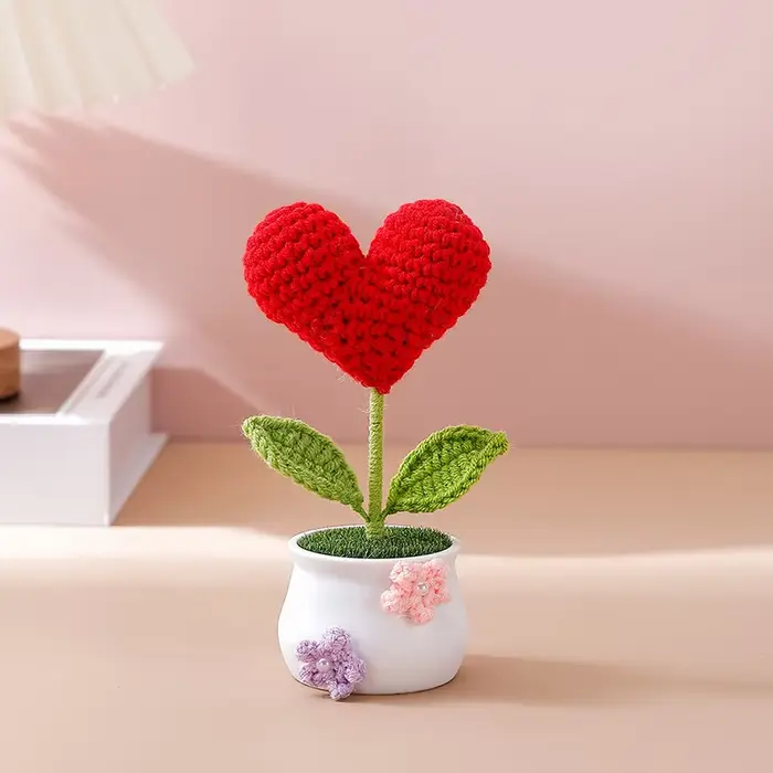 Plantes artificielles en pot en forme de cœur accrochées à la main - Sélection de décoration de mais