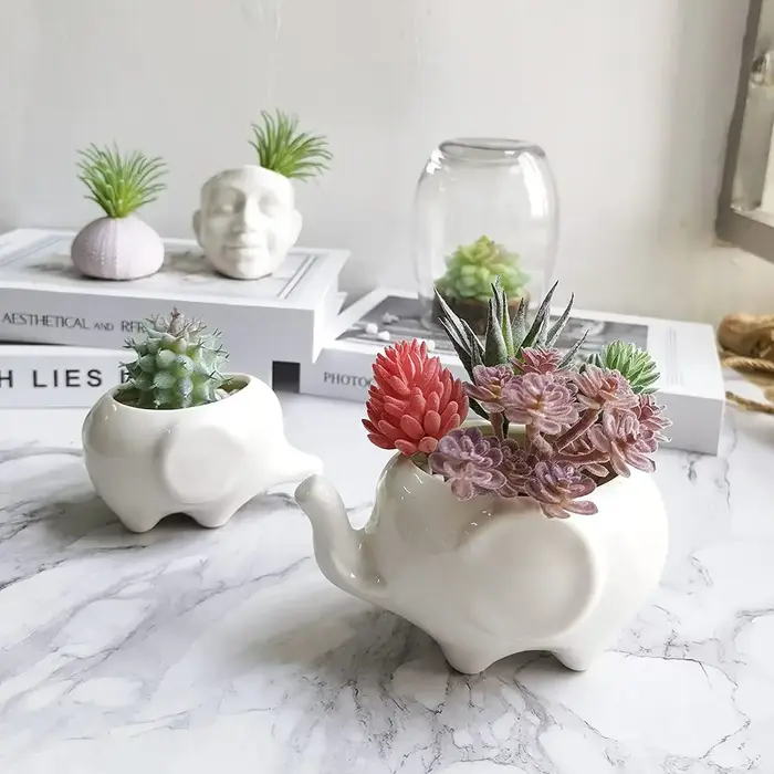 Petites plantes succulentes artificielles