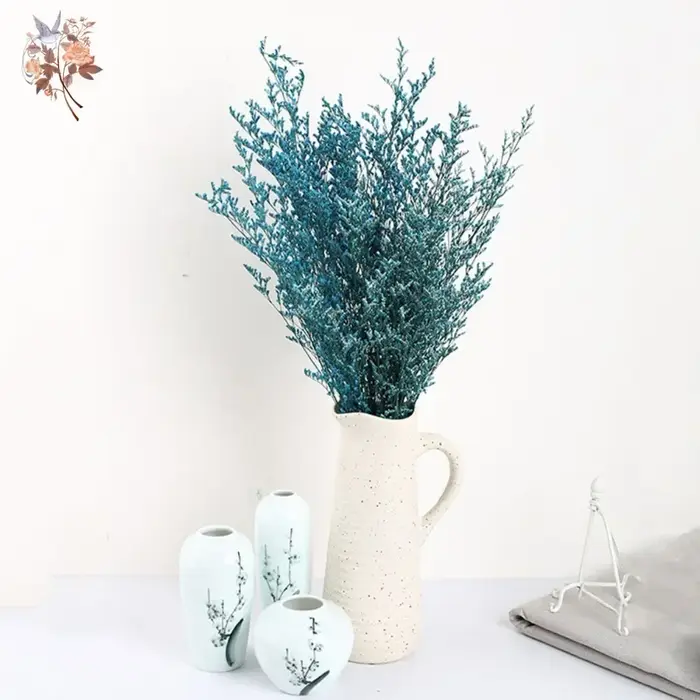 Bouquet de fleurs séchées de lovergrass au limonium naturel