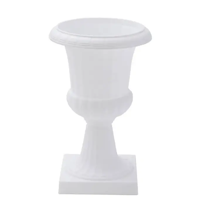 Mini pot de fleurs en plastique sur piédestal
