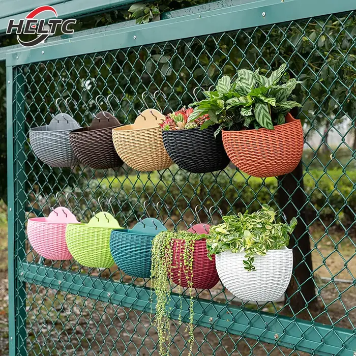 Pot de fleur mural en plastique exquis