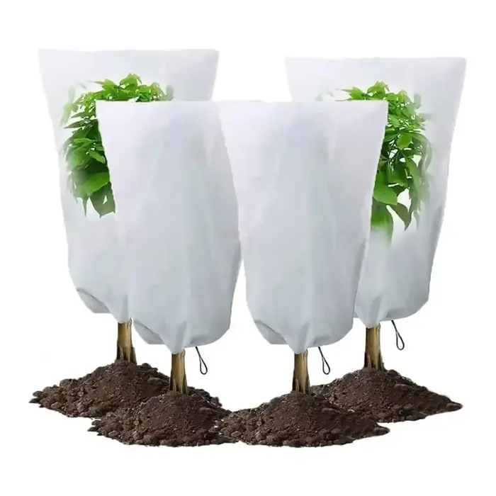 Couverture de protection hivernale pour plantes en pot