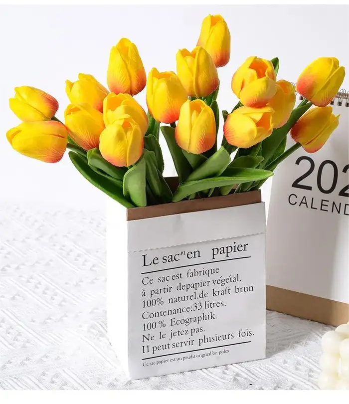 Fleur de tulipe artificielle séchée
