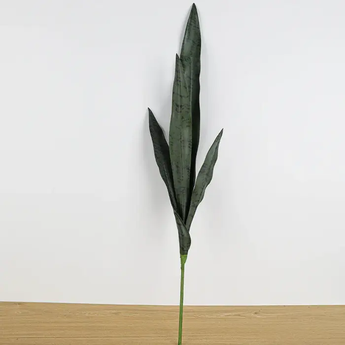 Plante serpent artificielle