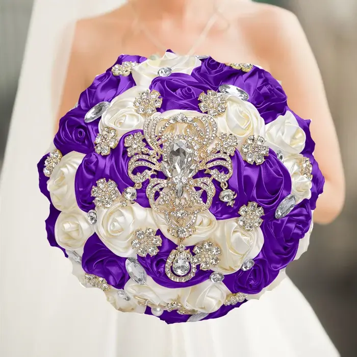 Bouquet de fleurs violettes pour mariage