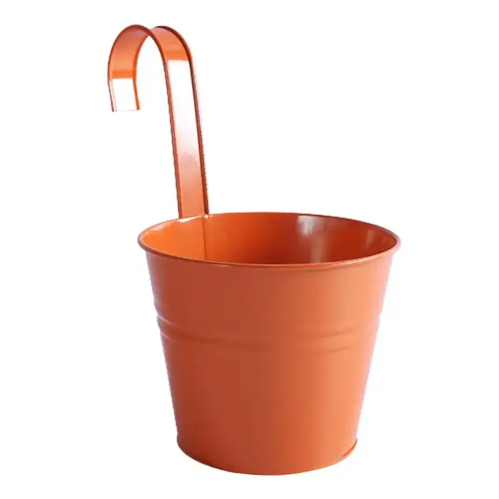 Vase en fer forgé pour balcon
