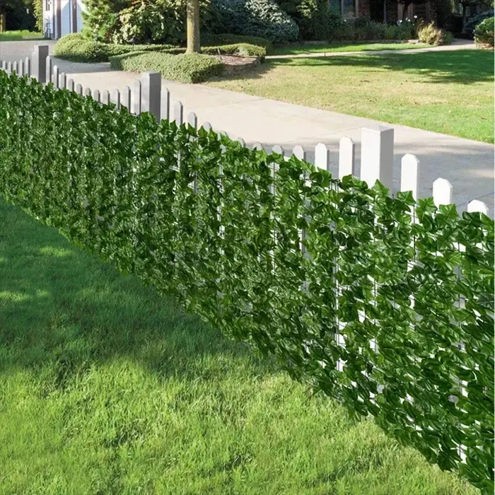 Panneaux de clôture à feuilles vertes