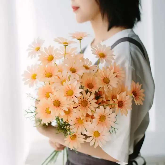 Bouquet de petites fleurs artificielles marguerites