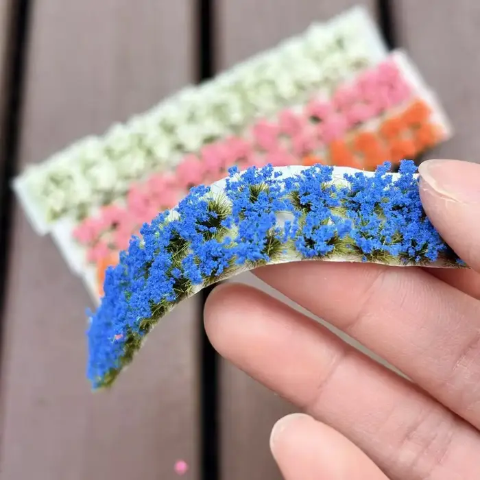 Boîte de 4 mini-clusters de fleurs de couleurs variées pour modèle architectural miniature