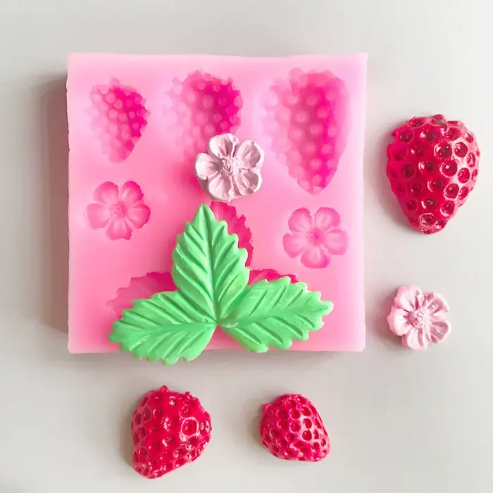 Moule en silicone en forme de feuille de fraise