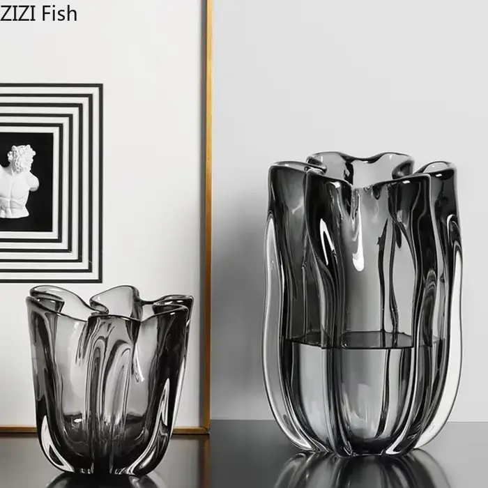 Vase en verre en forme de bourgeon de fleur