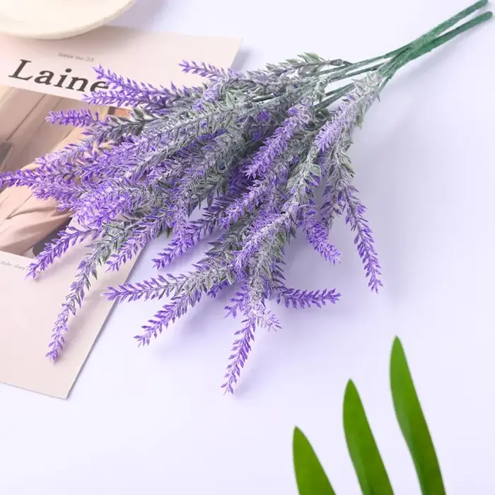 Fleurs artificielles flocées