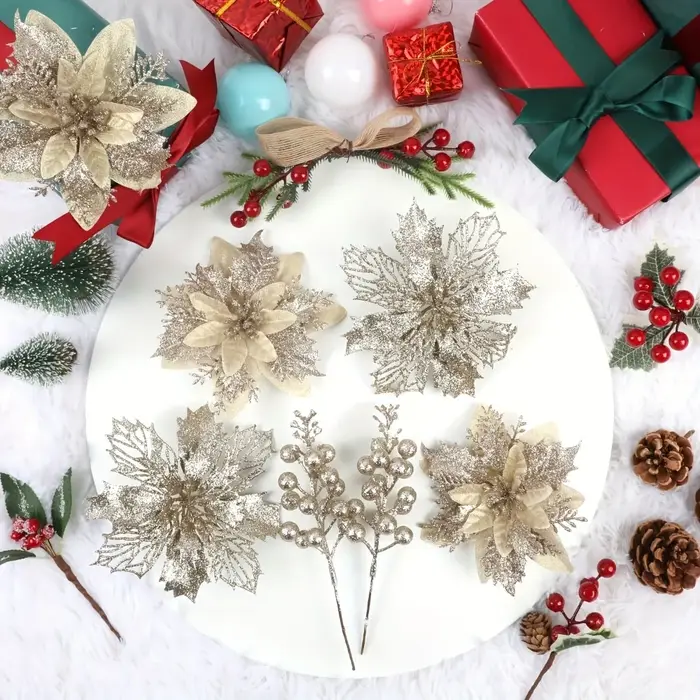Bouquet de fleurs de noël artificielles et de baies à paillettes