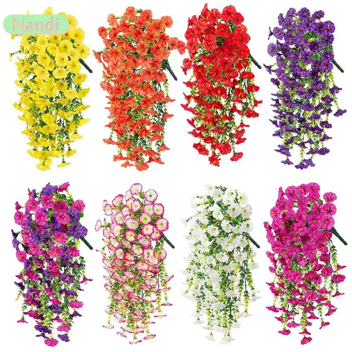Fleurs artificielles suspendues