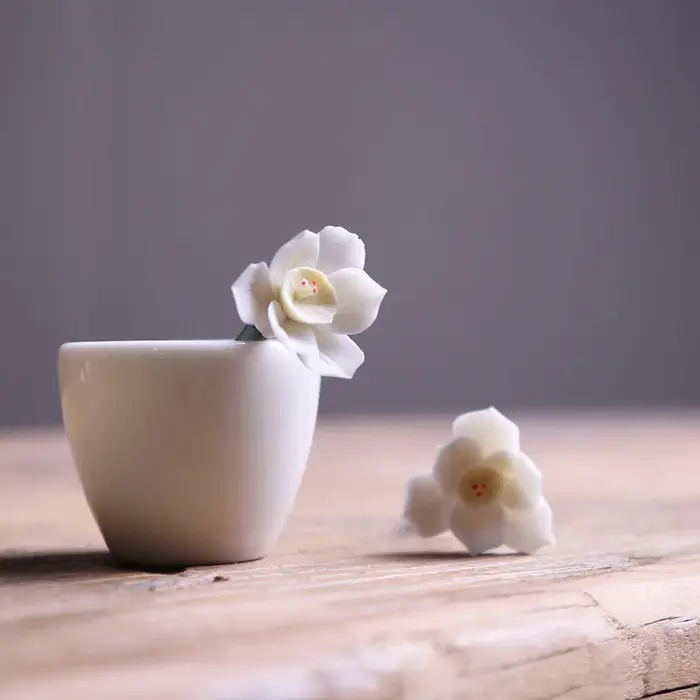 Figurines de Fleurs en Céramique Faites à la Main