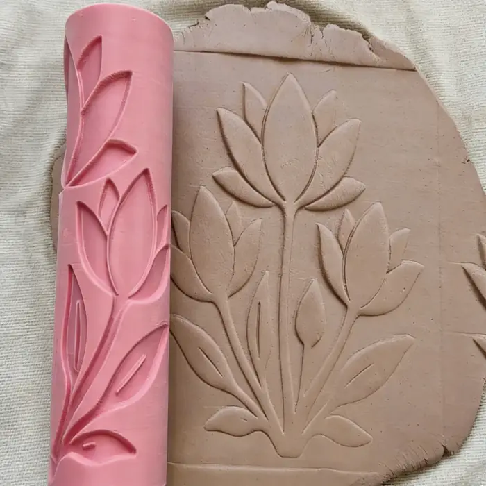 Rouleau de texture en relief motif fleur de lotus pour pâte polymère