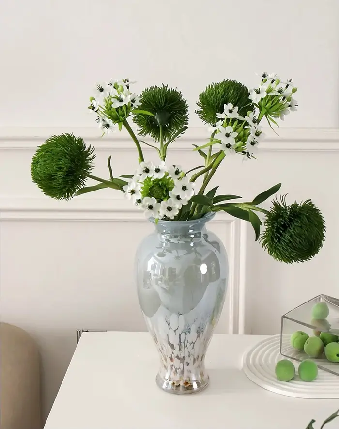 Bouquet de fleurs artificielles vert et blanc