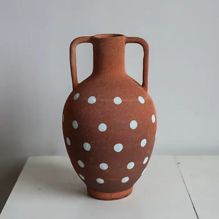 Vase en céramique à carreaux