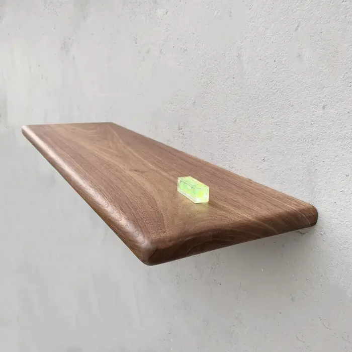 Étagère murale à déflecteur en noyer noir, étagère murale personnalisée en bois massif pour bureau e