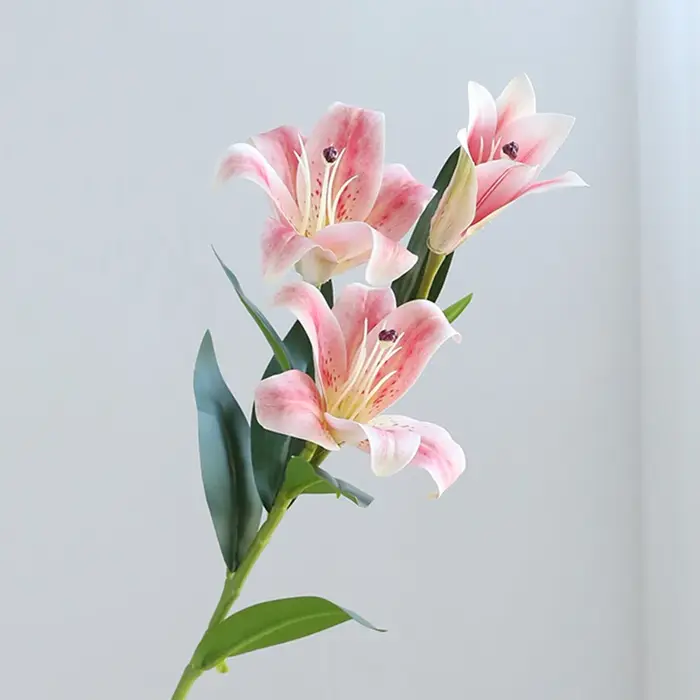 Simulation de fleur de lys Simple à 3 têtes