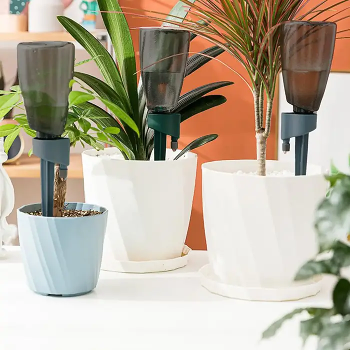 Arroseur automatique pour plantes et fleurs domestiques