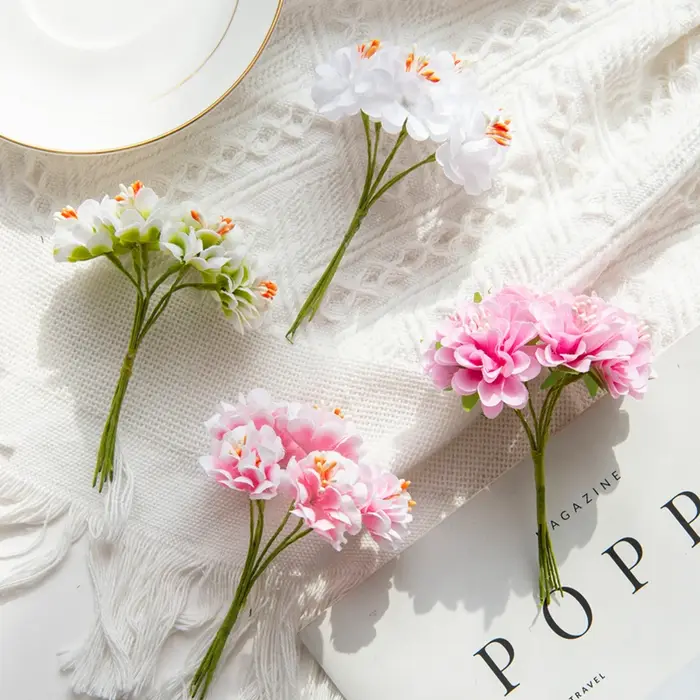 Bouquet de fleurs artificielles en soie