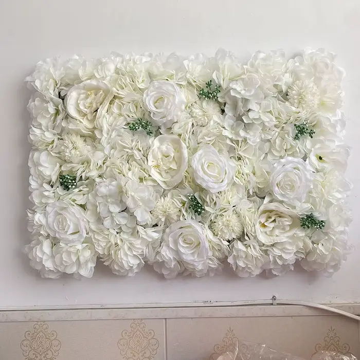 Mur de fleurs artificielles blanches pour décoration de noël