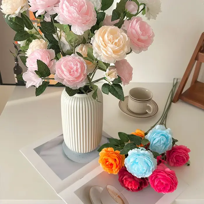 Fleurs de soie de pivoine à trois têtes