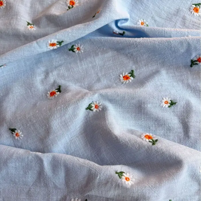 Tissu en lin et coton brodé tournesol