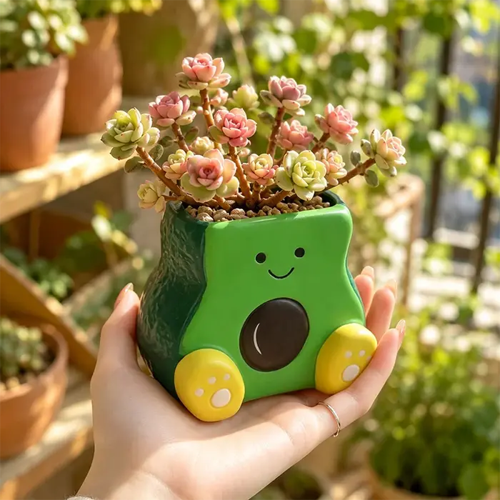 Mini pot de fleurs en résine en forme d'avocat souriant pour plantes succulentes et cactus, décoration de bureau, rebord de fenêtre, balcon, maison, cadeau pour les amoureux des plantes
