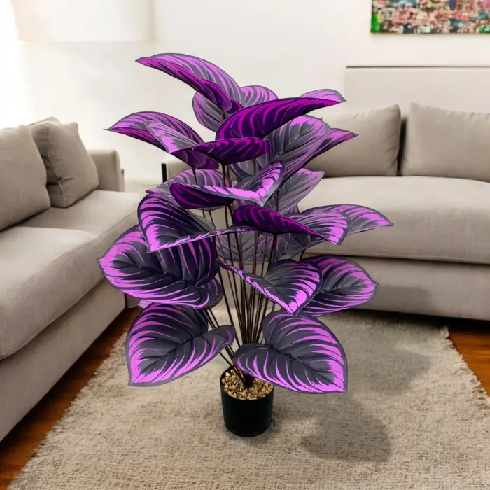 Plantes artificielles violettes élégantes