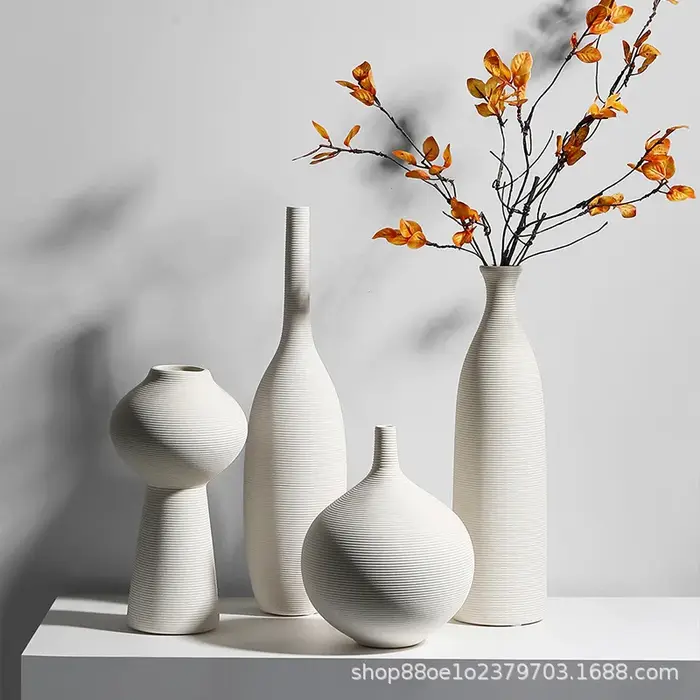 Vase en céramique, décoration avancée