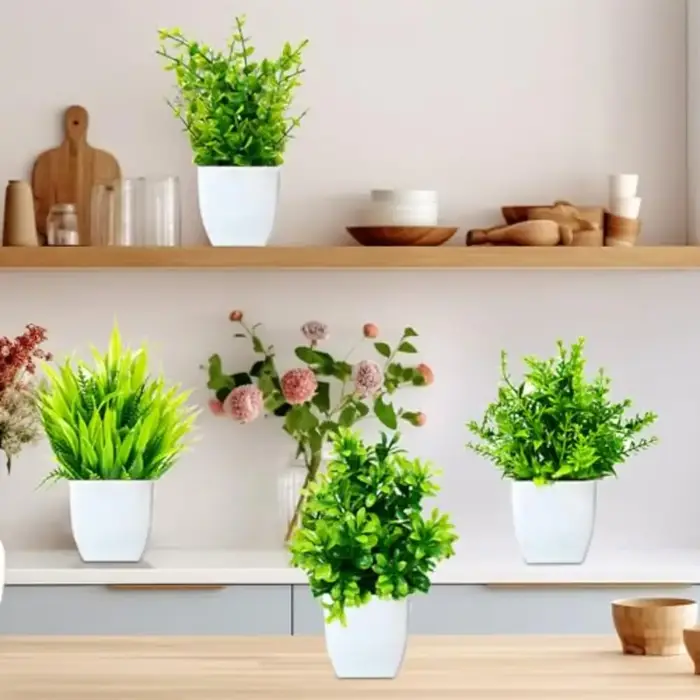 Plantes artificielles de lavande en pot