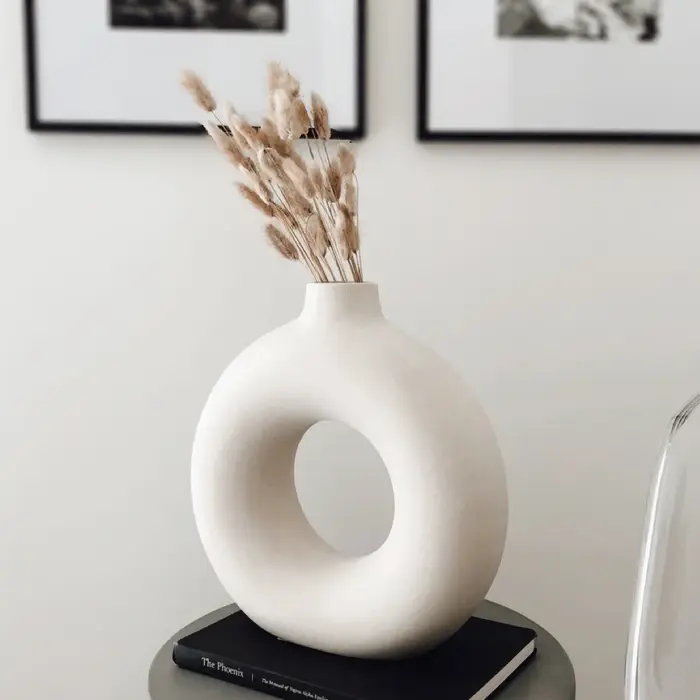 Vase nordique circulaire creux en céramique