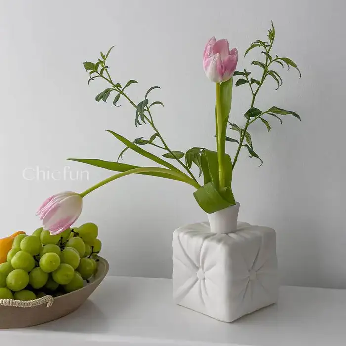 Vase en céramique décoratif pour salon